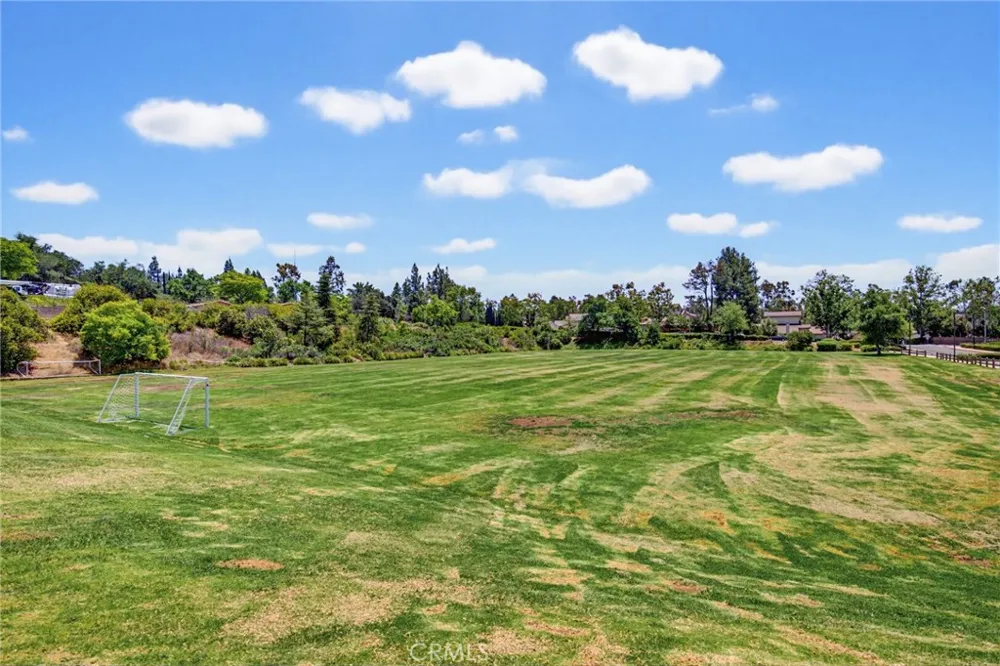 6818 Poppyview Drive Oak Park, CA 91377