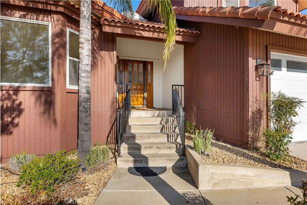 22627 Calcutta Canyon Lake, CA 92587
