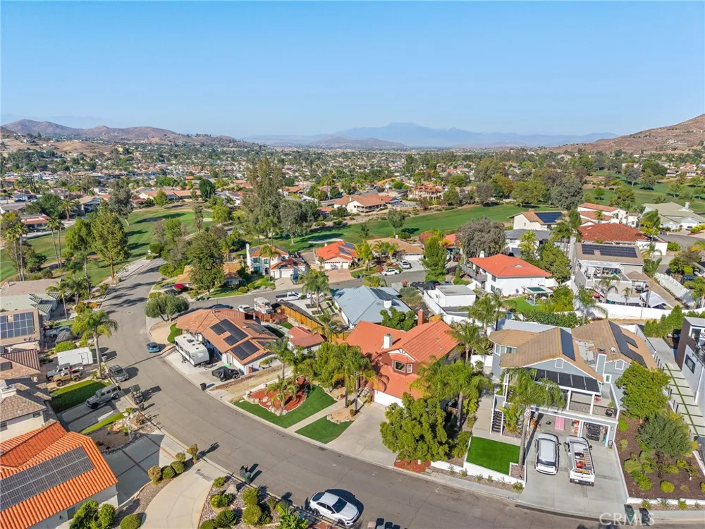 22627 Calcutta Canyon Lake, CA 92587