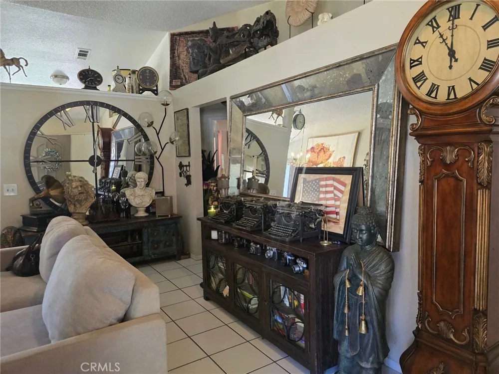 1529 Apple Creek Perris, CA 92571