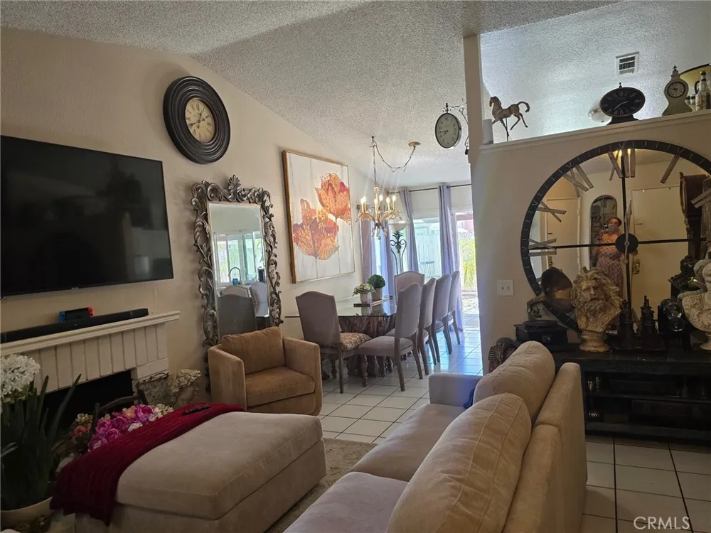 1529 Apple Creek Perris, CA 92571
