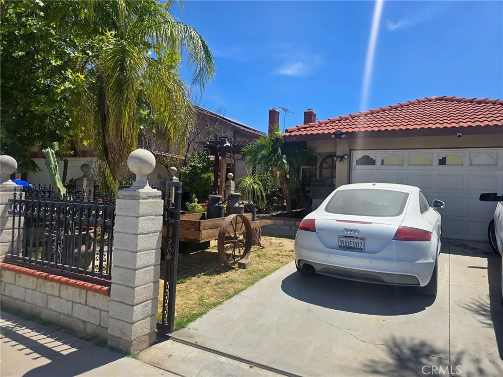 1529 Apple Creek Perris, CA 92571
