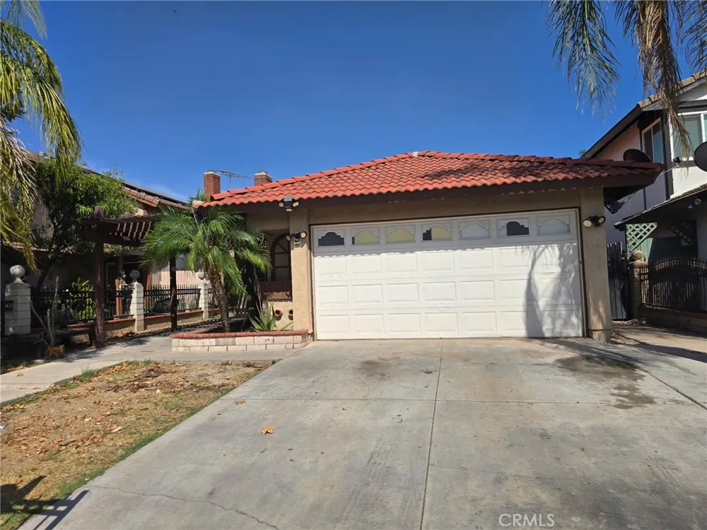 1529 Apple Creek Perris, CA 92571
