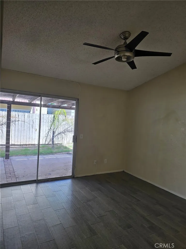 1529 Apple Creek Perris, CA 92571