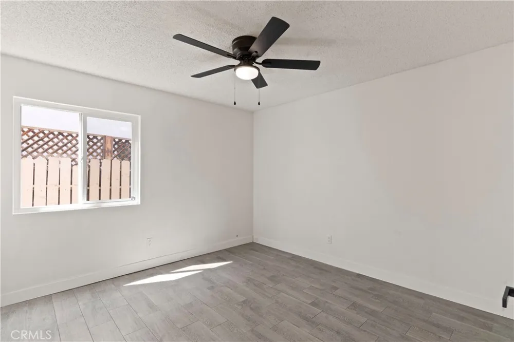 1529 Apple Creek Perris, CA 92571