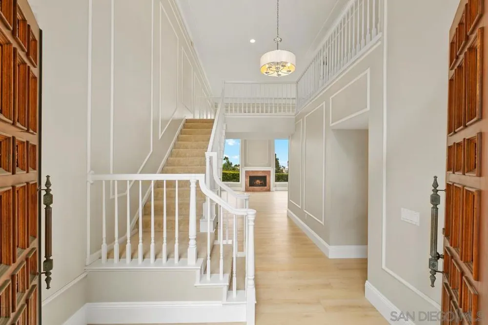 2097 Caminito Capa La Jolla, CA 92037