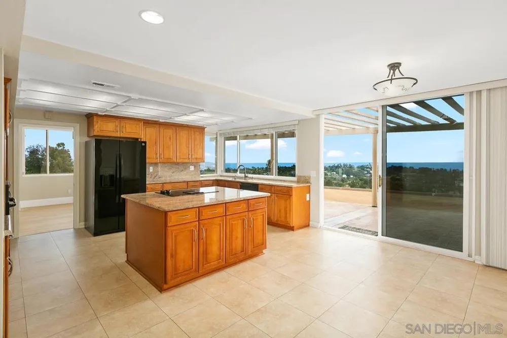 2097 Caminito Capa La Jolla, CA 92037