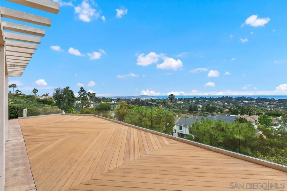 2097 Caminito Capa La Jolla, CA 92037