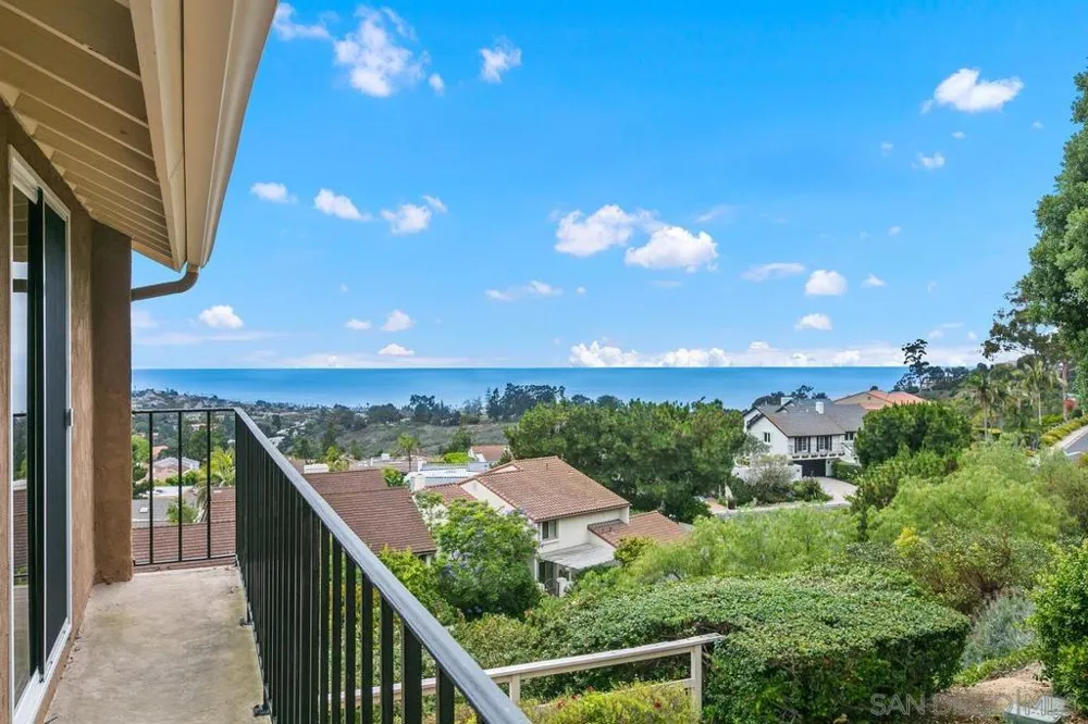 2097 Caminito Capa La Jolla, CA 92037