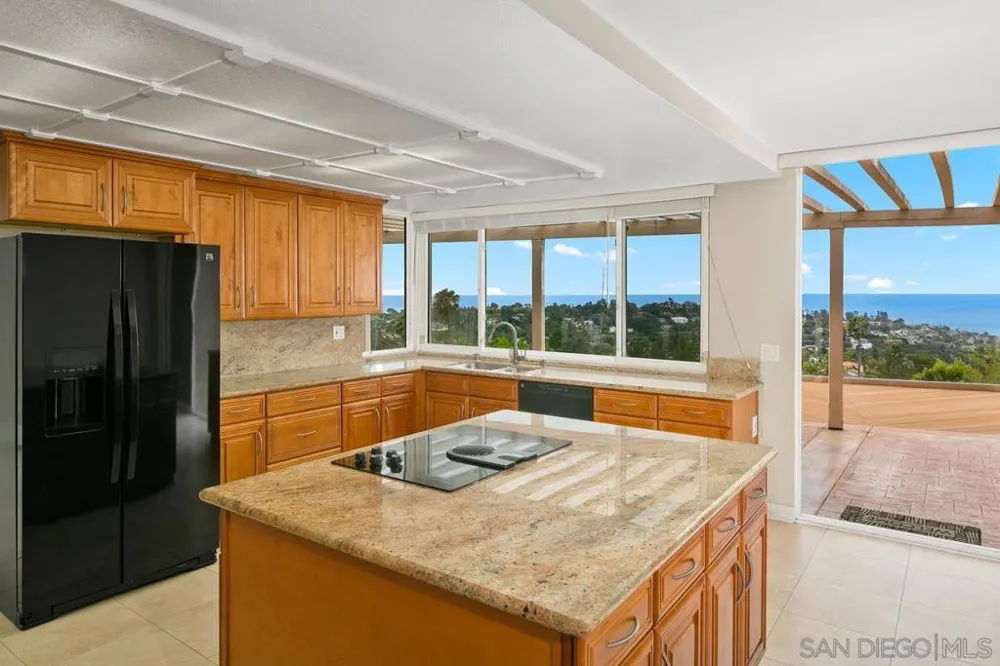 2097 Caminito Capa La Jolla, CA 92037