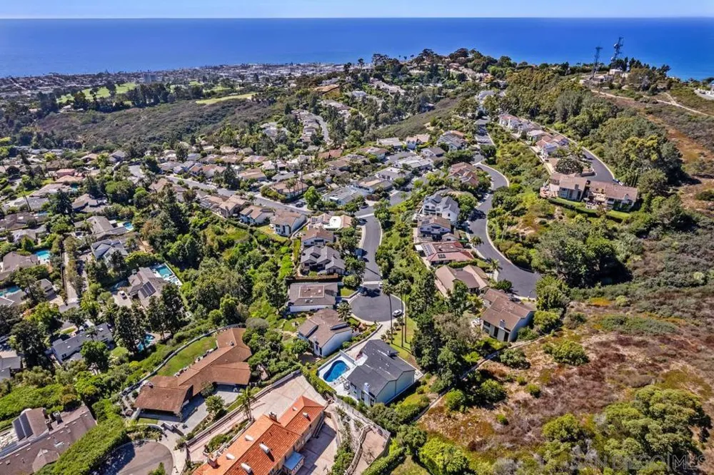 2097 Caminito Capa La Jolla, CA 92037