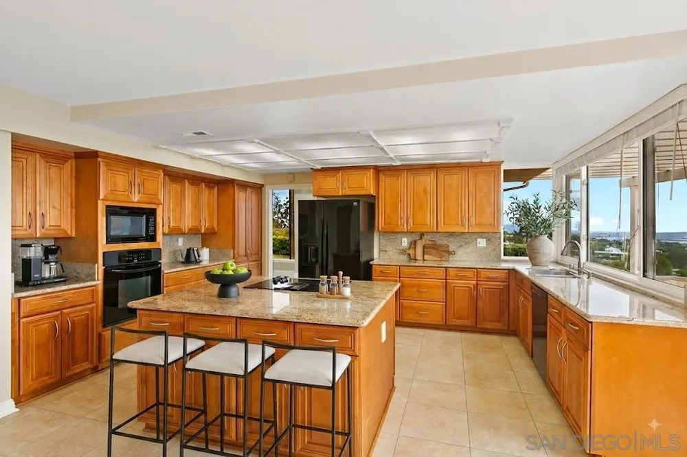 2097 Caminito Capa La Jolla, CA 92037