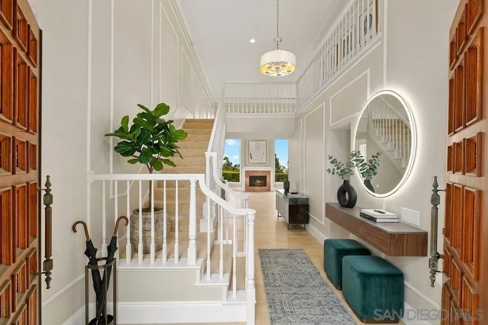 2097 Caminito Capa La Jolla, CA 92037