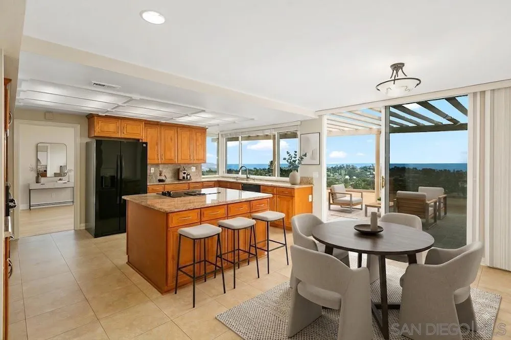 2097 Caminito Capa La Jolla, CA 92037