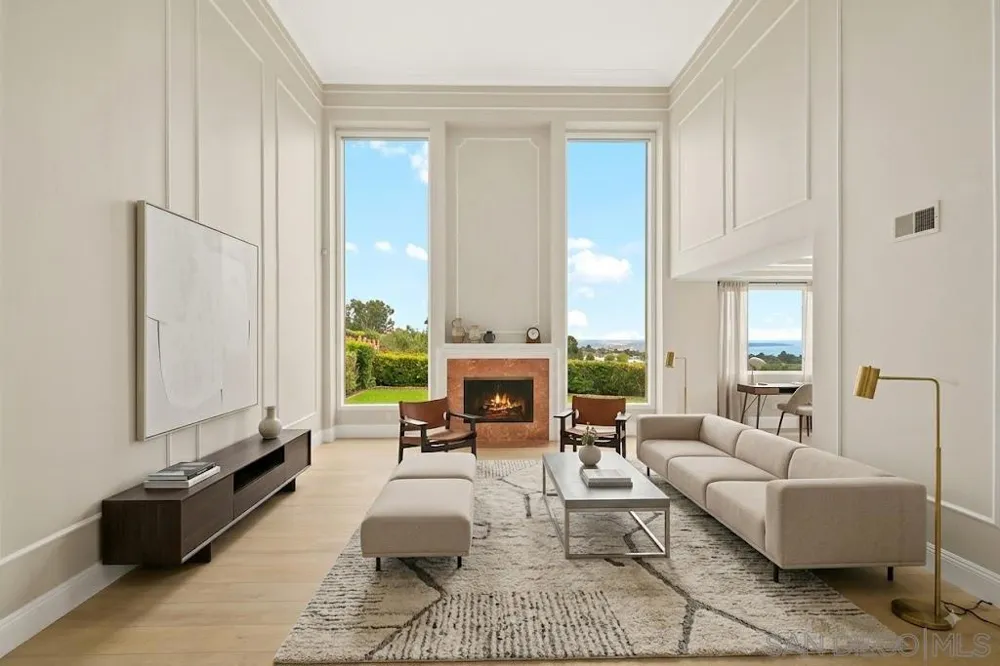 2097 Caminito Capa La Jolla, CA 92037