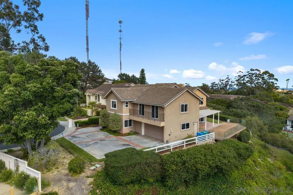 2097 Caminito Capa La Jolla, CA 92037