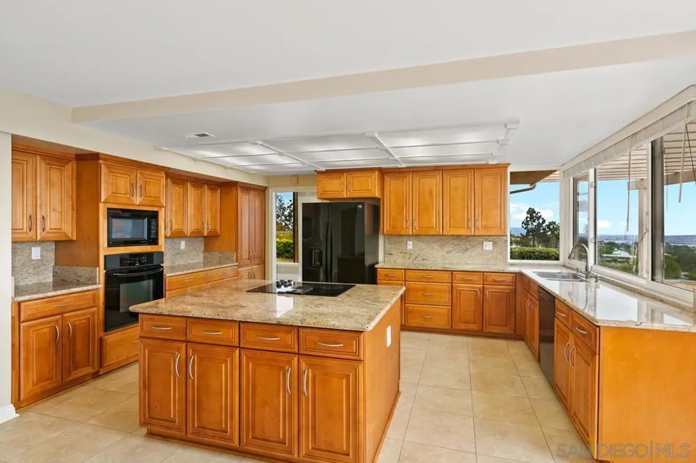 2097 Caminito Capa La Jolla, CA 92037