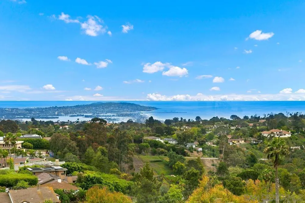 2097 Caminito Capa La Jolla, CA 92037