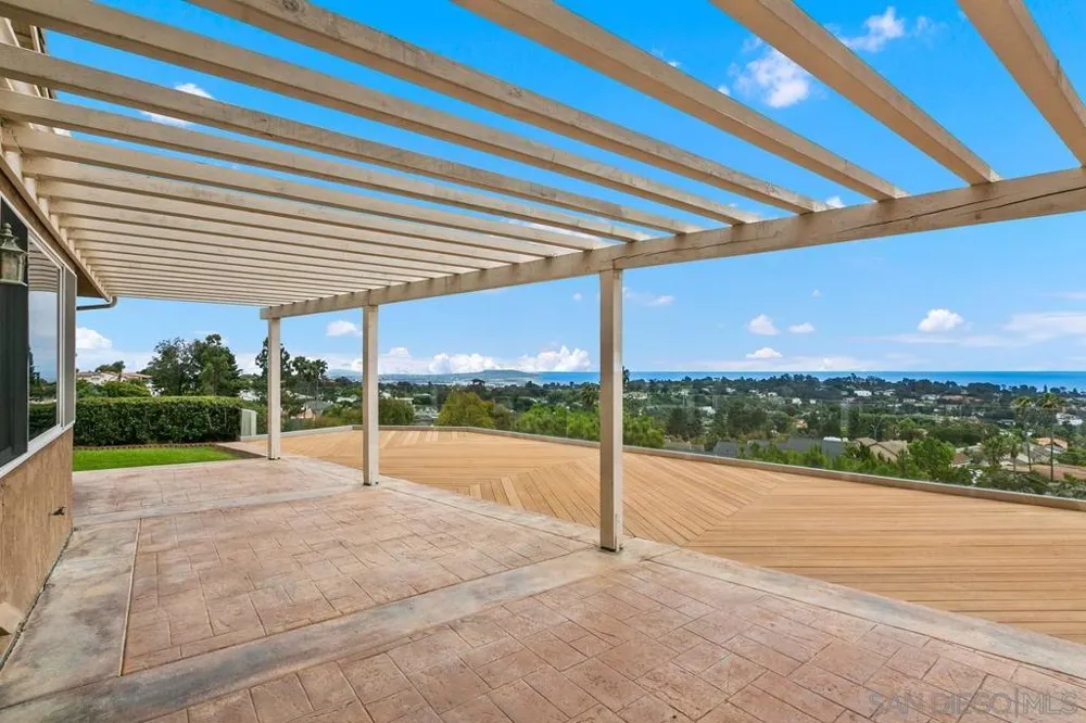 2097 Caminito Capa La Jolla, CA 92037