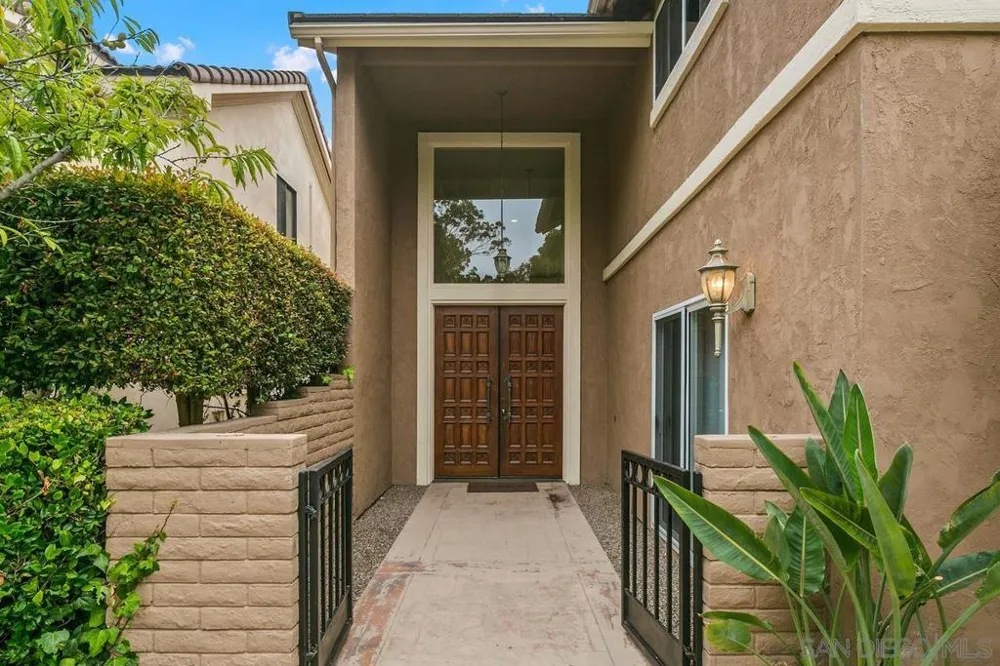 2097 Caminito Capa La Jolla, CA 92037