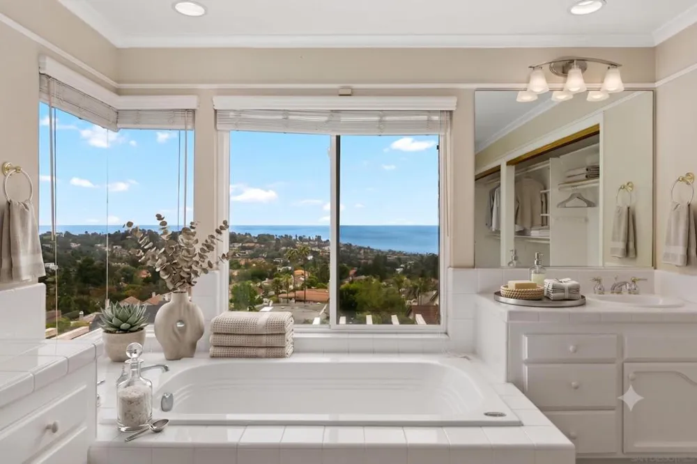 2097 Caminito Capa La Jolla, CA 92037