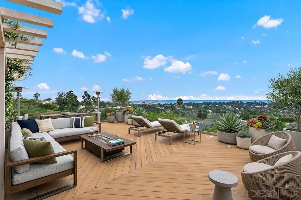 2097 Caminito Capa La Jolla, CA 92037