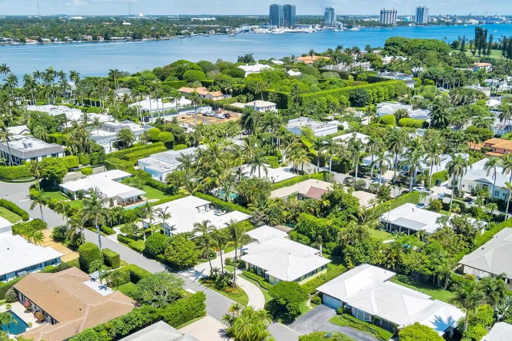 241 Via Linda Palm Beach, FL 33480