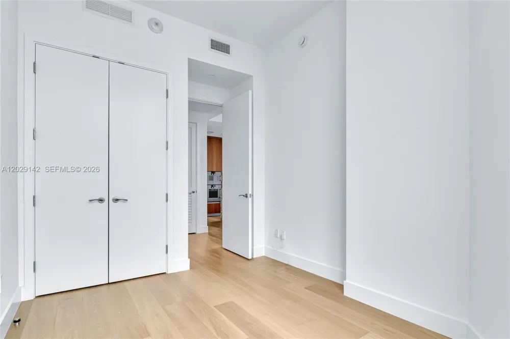 175 SE 25 Rd #1103 Miami, FL 33129