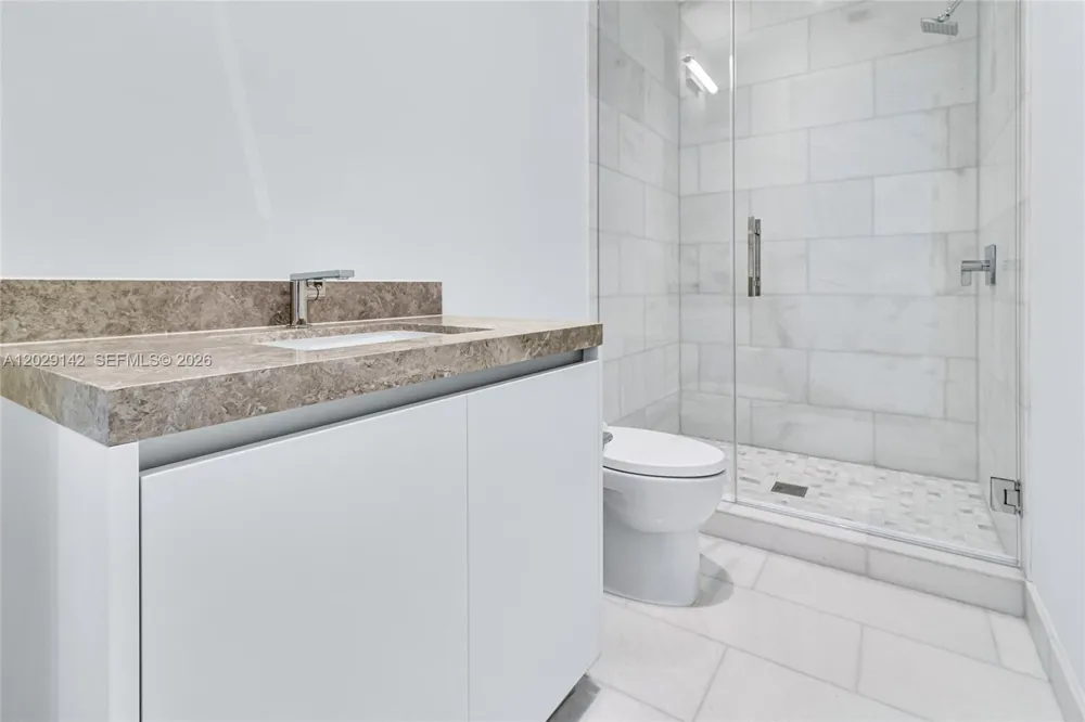175 SE 25 Rd #1103 Miami, FL 33129