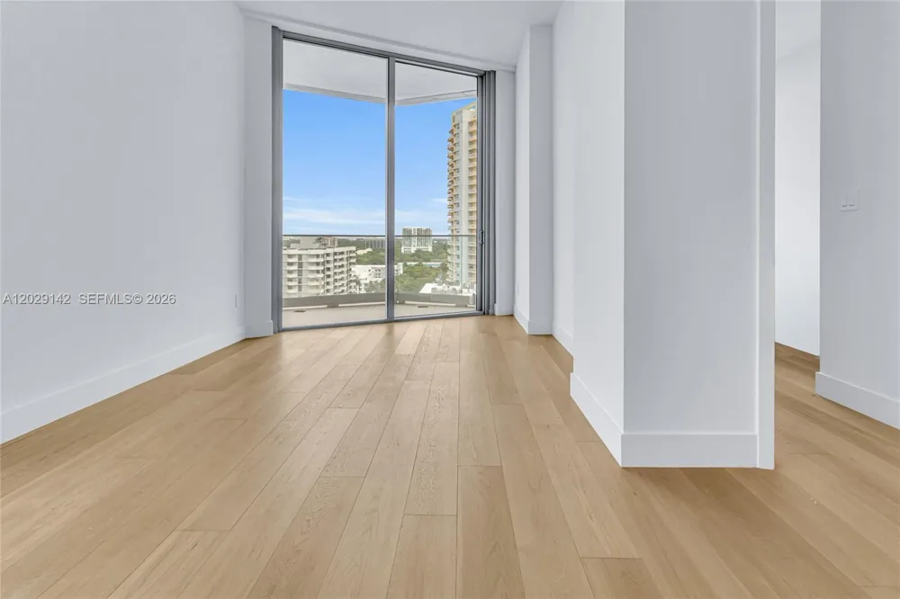 175 SE 25 Rd #1103 Miami, FL 33129