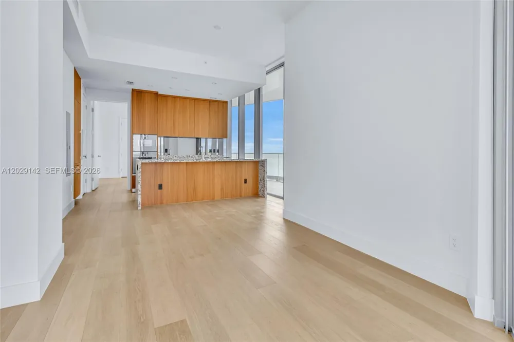 175 SE 25 Rd #1103 Miami, FL 33129