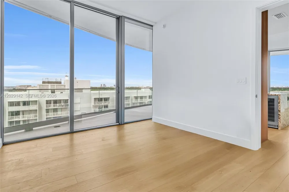 175 SE 25 Rd #1103 Miami, FL 33129