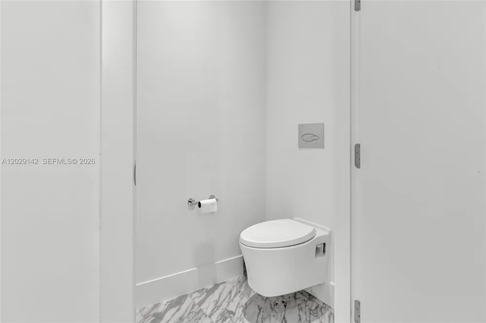 175 SE 25 Rd #1103 Miami, FL 33129