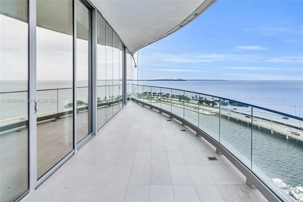 175 SE 25 Rd #1103 Miami, FL 33129