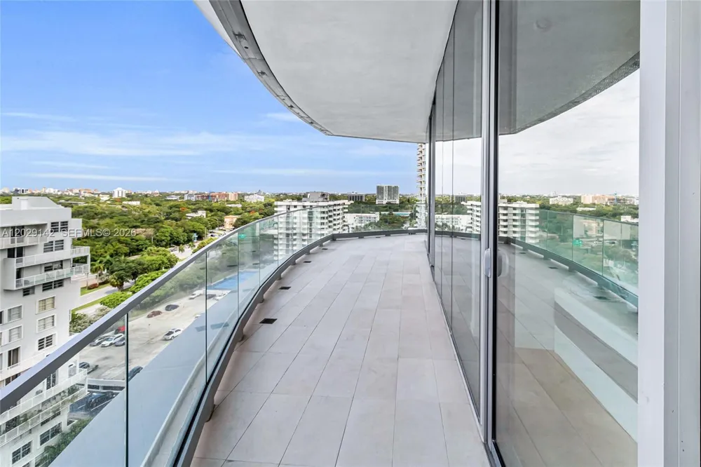 175 SE 25 Rd #1103 Miami, FL 33129
