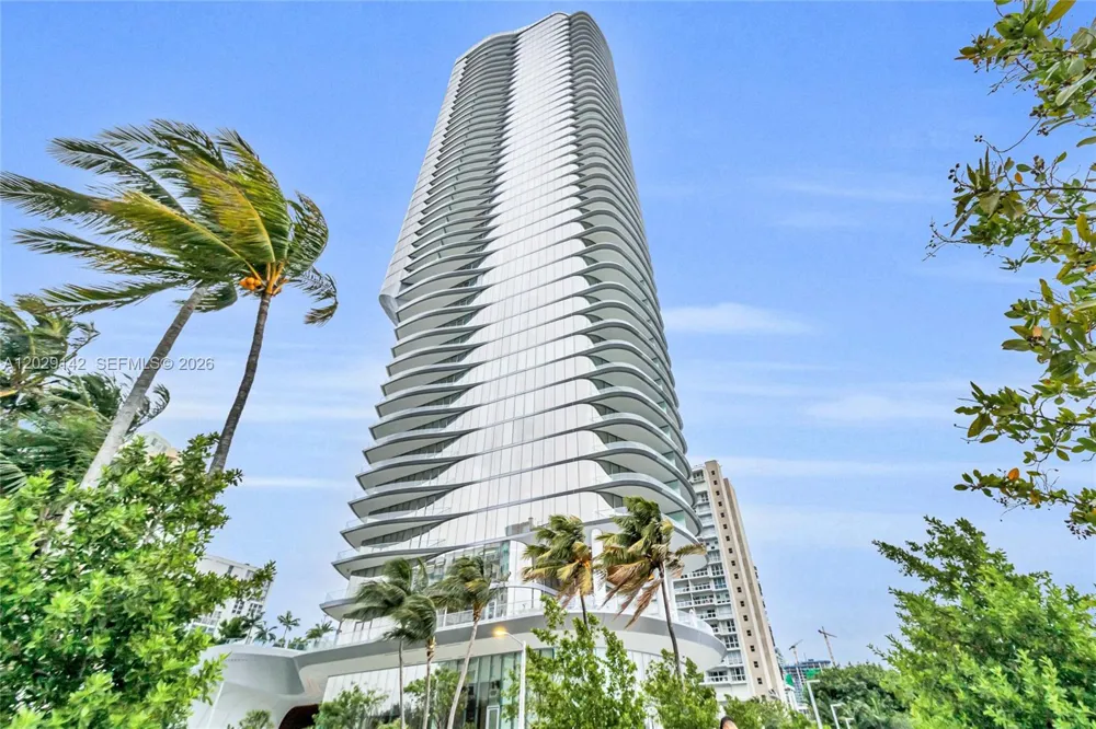 175 SE 25 Rd #1103 Miami, FL 33129