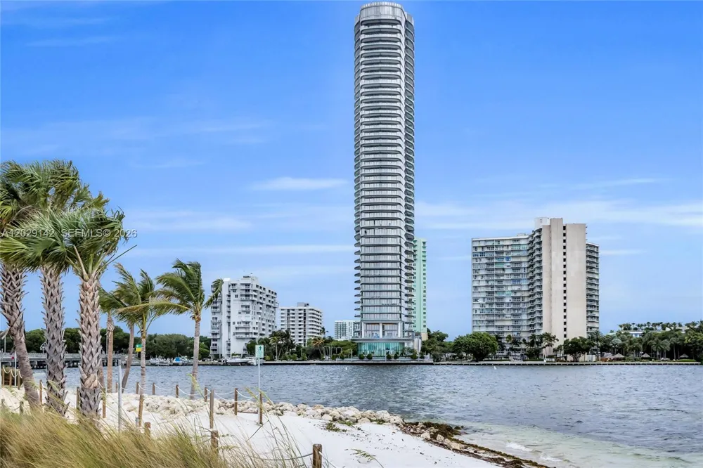 175 SE 25 Rd #1103 Miami, FL 33129