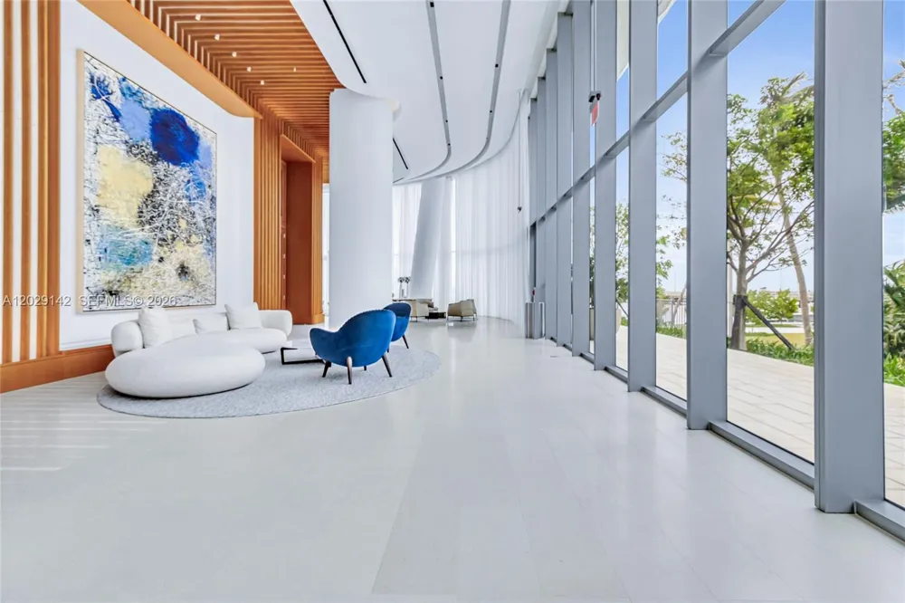 175 SE 25 Rd #1103 Miami, FL 33129