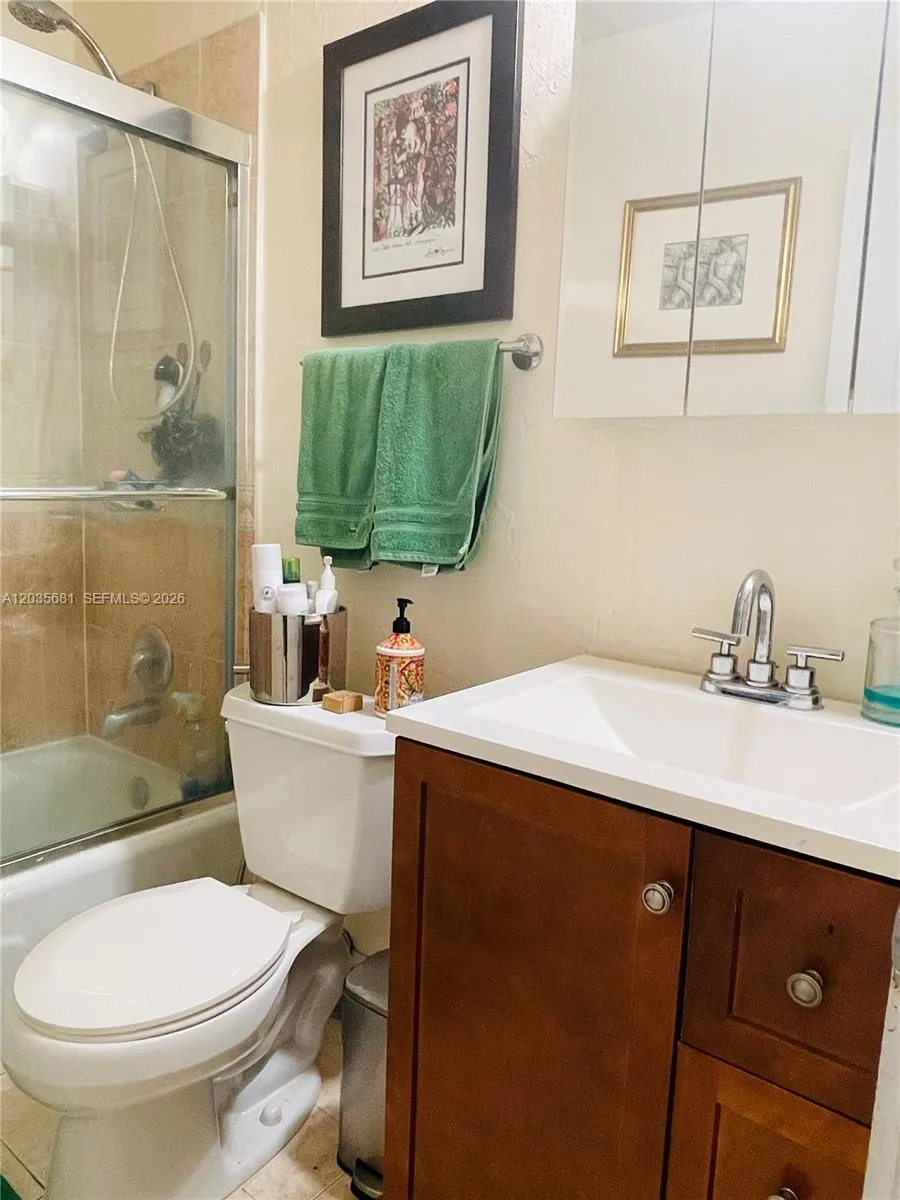 1800 79th St Cswy #A304 North Bay Village, FL 33141