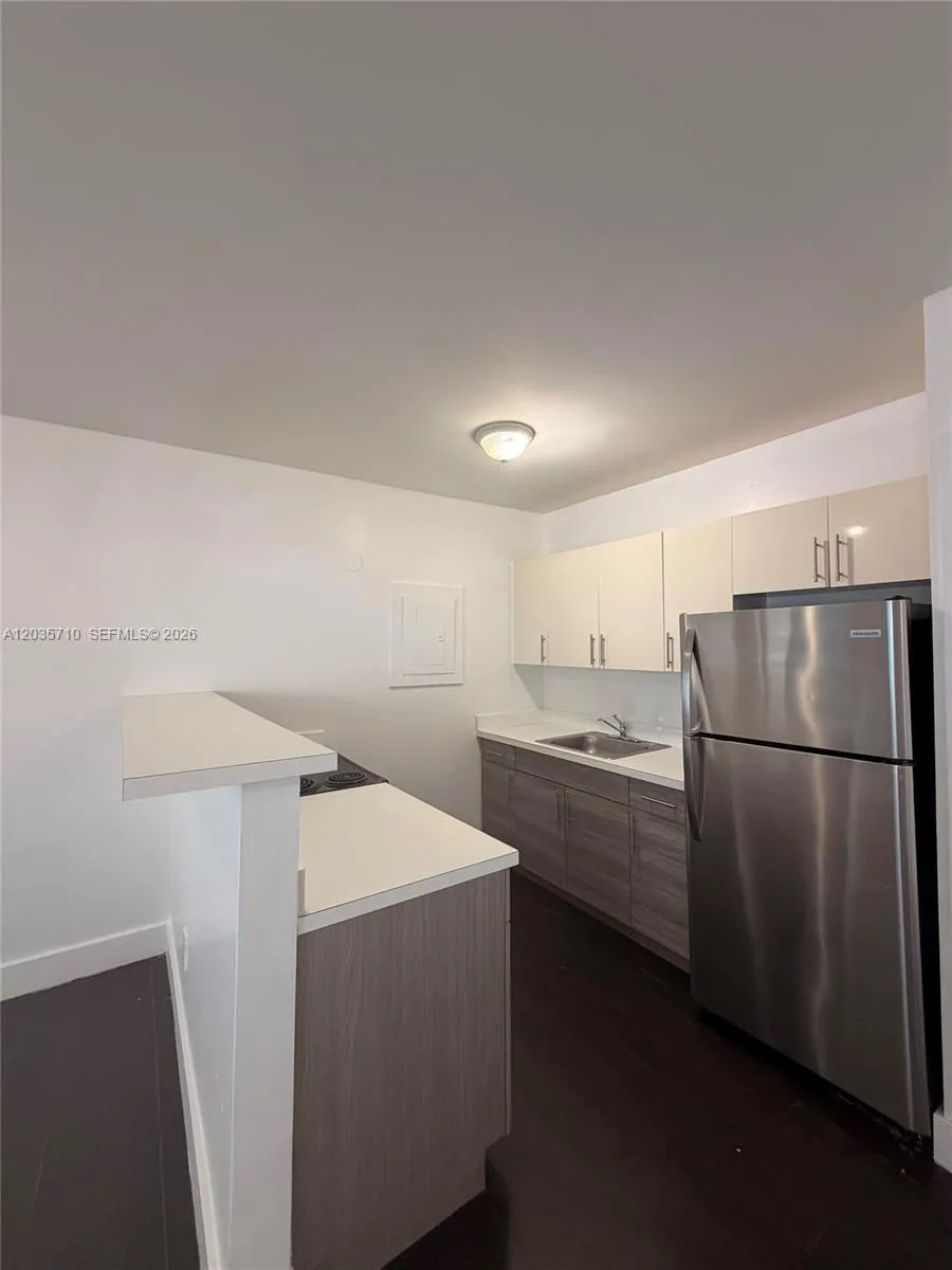 1040 NW 3rd Ave #5 Miami, FL 33136