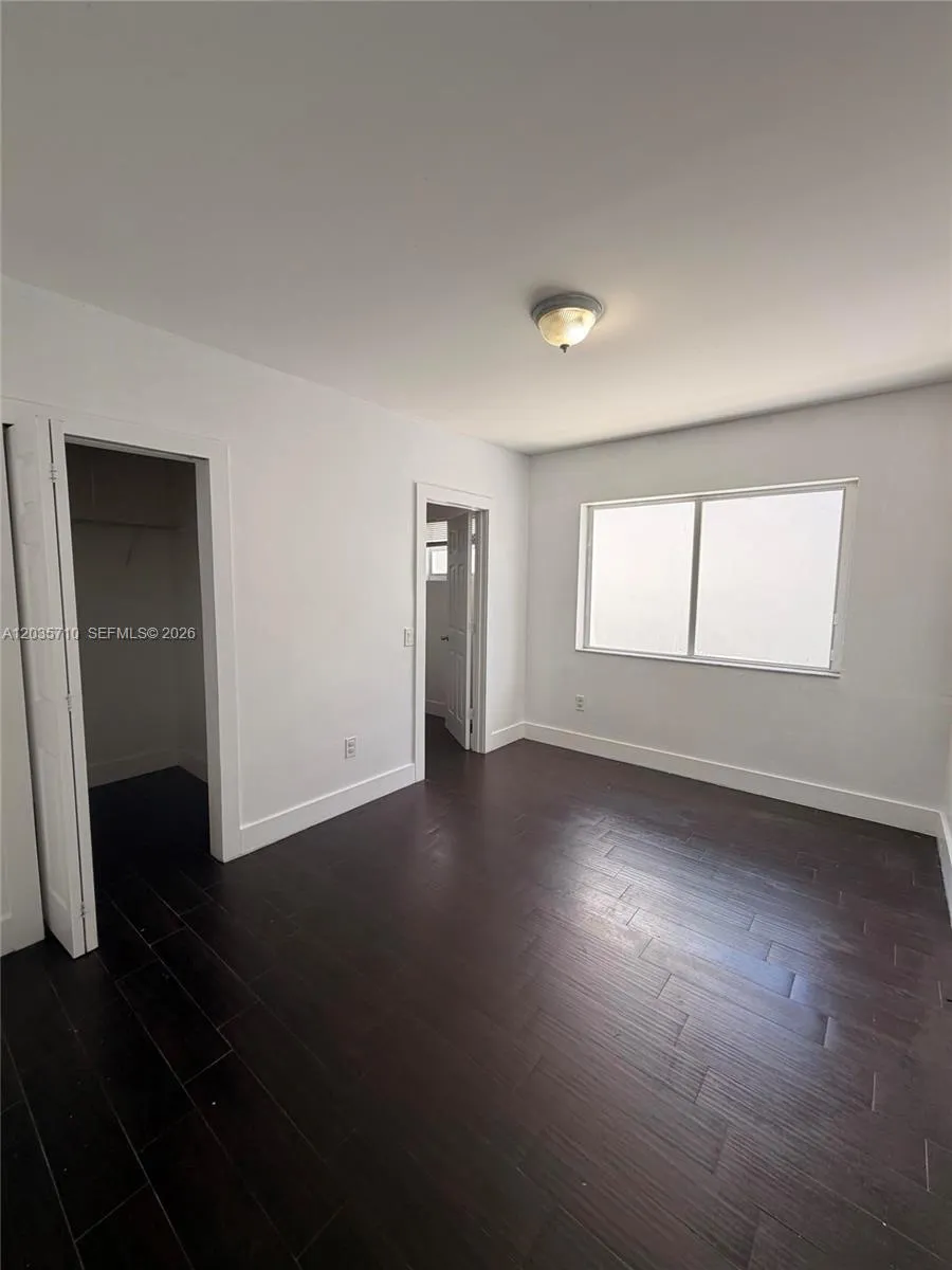 1040 NW 3rd Ave #5 Miami, FL 33136