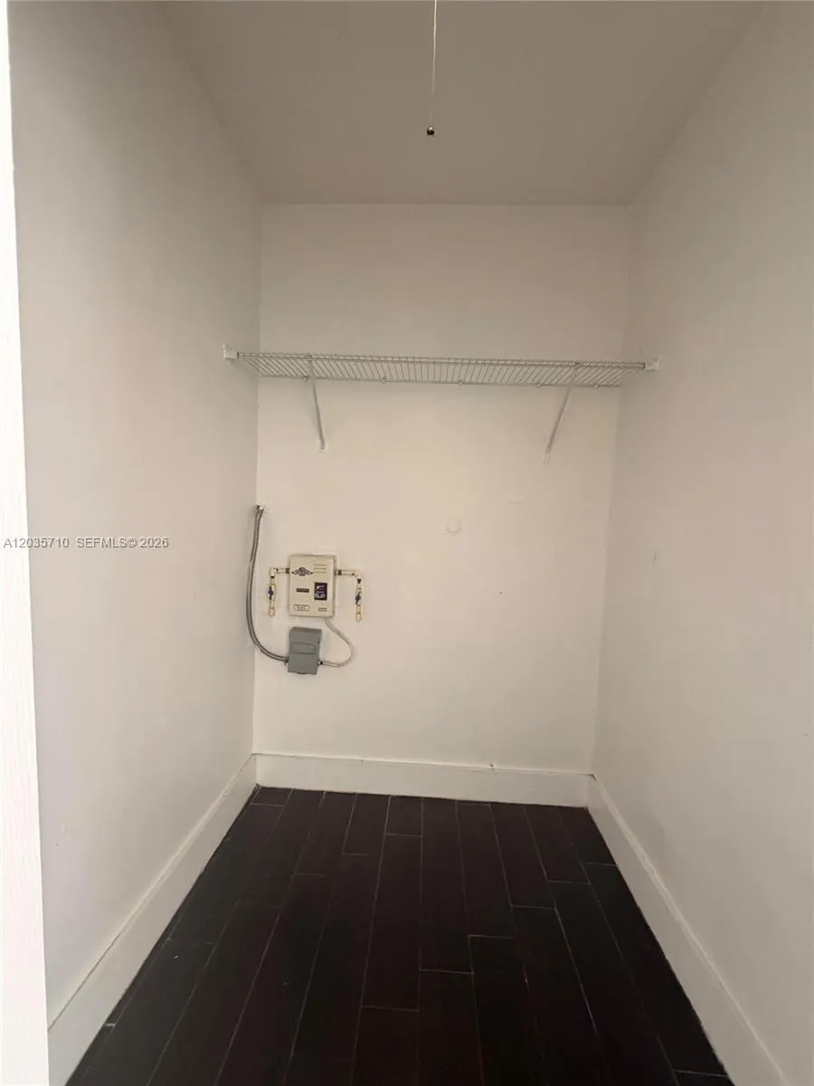 1040 NW 3rd Ave #5 Miami, FL 33136