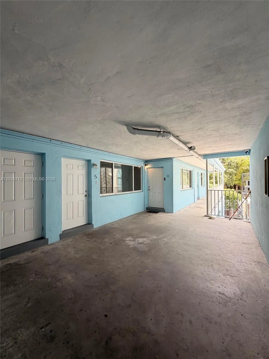 1040 NW 3rd Ave #5 Miami, FL 33136