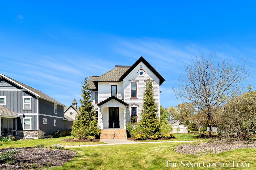 318 Rachaels Way Spring Lake Village, MI 49456