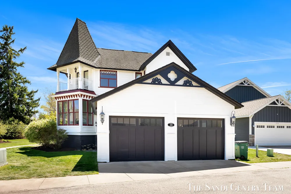 318 Rachaels Way Spring Lake Village, MI 49456