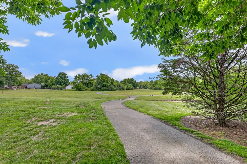 816 Lock 4 Rd #103 Gallatin, TN 37066