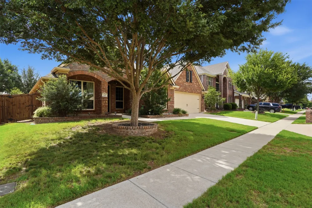 1383 Sandhurst Drive Roanoke, TX 76262