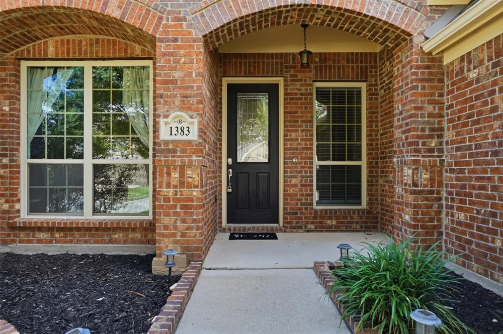 1383 Sandhurst Drive Roanoke, TX 76262
