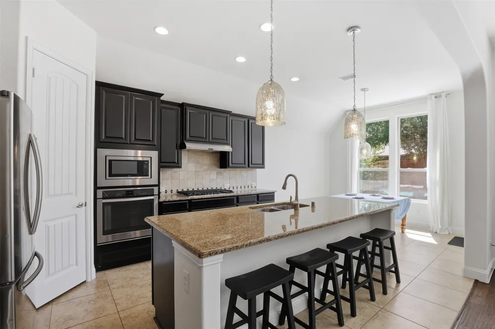 1383 Sandhurst Drive Roanoke, TX 76262