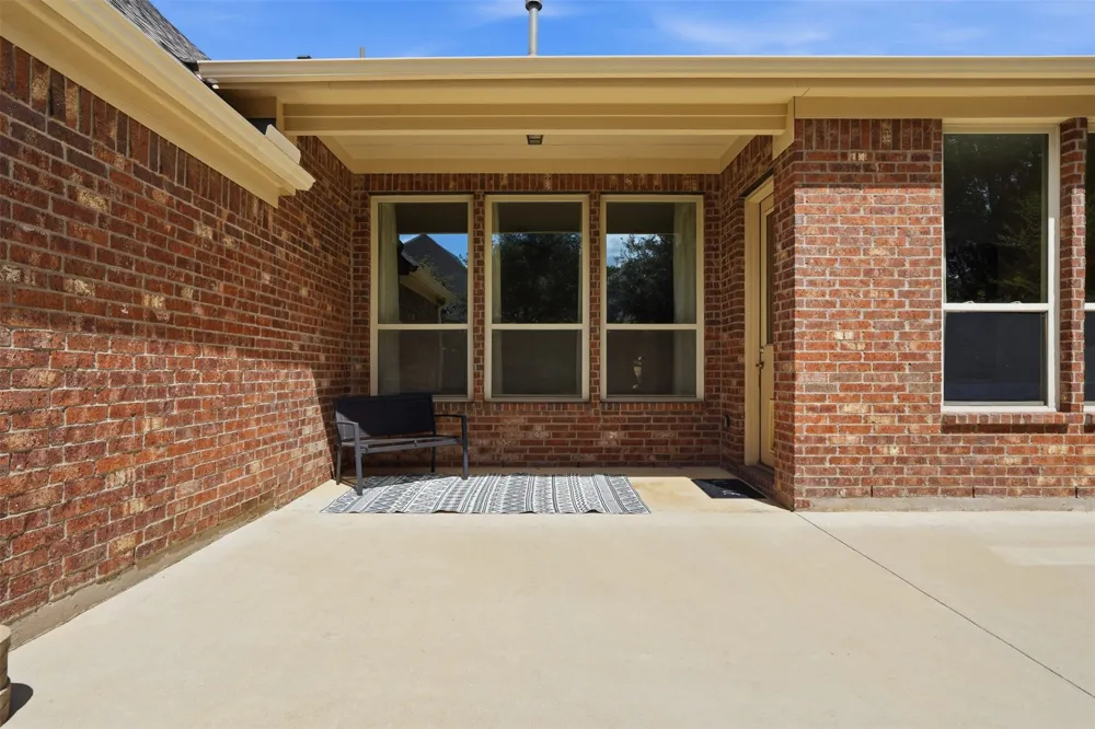 1383 Sandhurst Drive Roanoke, TX 76262